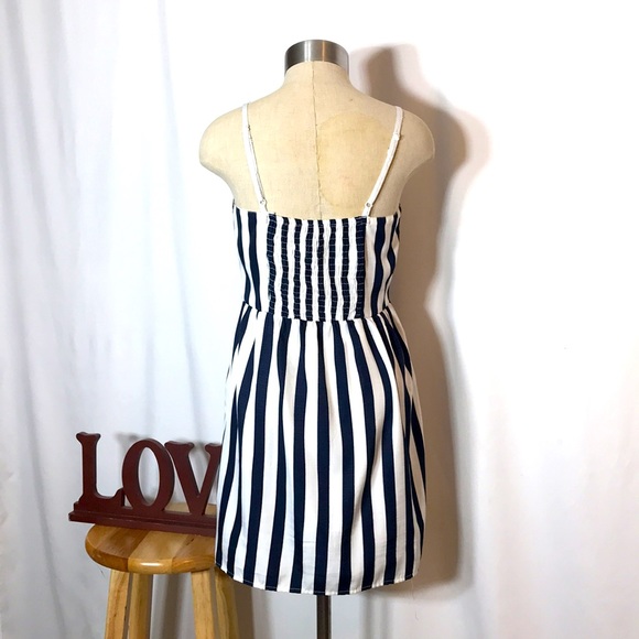 StyleHouse size small summer dress - Picture 6 of 7